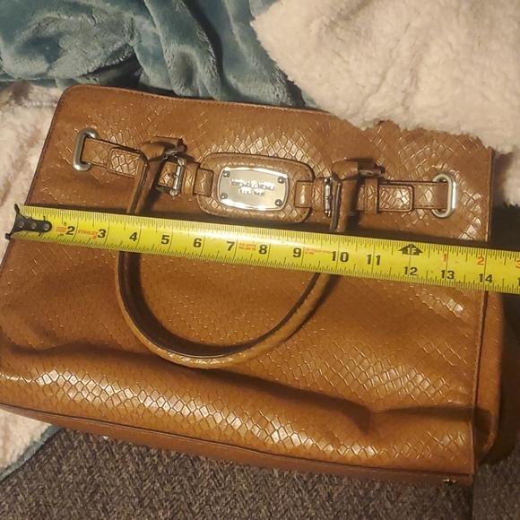 Michael Kors Hamilton bag with Matching Wallet. - Picture 11 of 12
